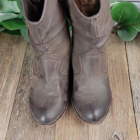 Rocket Dog Brown Ankle Boots - Picture 2 of 13